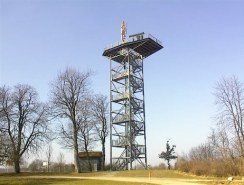 Aussichtsturm am Gedenkstein